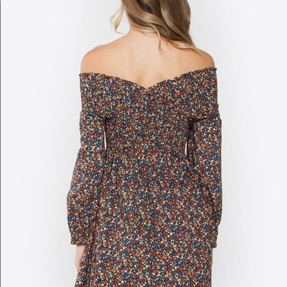 Fall Off Shoulder Dress - Picture 2 of 6